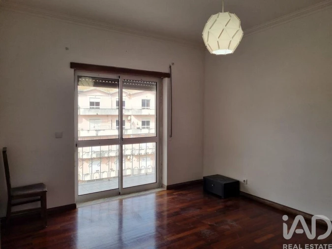Apartamento T3 para Arrendamento em Poiares (Santo Andre) Foto 18