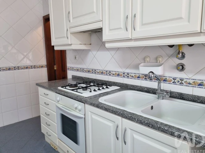 Apartamento T3 para Arrendamento em Poiares (Santo Andre) Foto 14