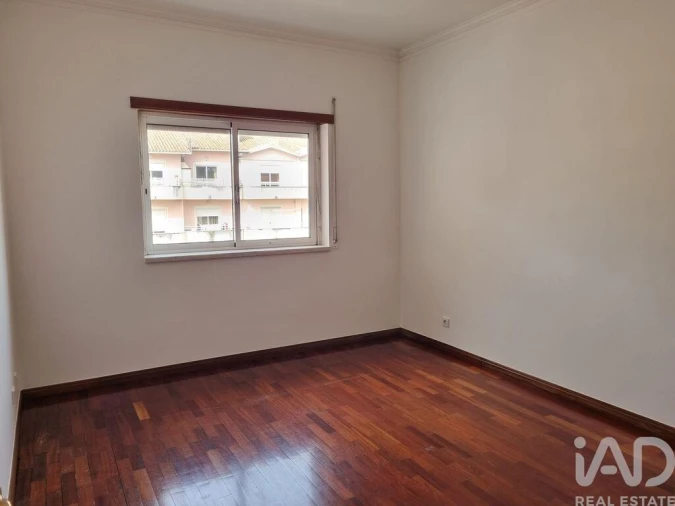 Apartamento T3 para Arrendamento em Poiares (Santo Andre) Foto 24