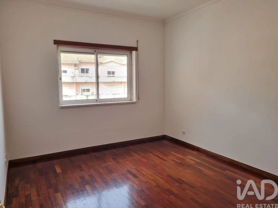 Apartamento T3 para Arrendamento em Poiares (Santo Andre) Foto 24