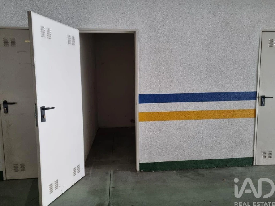 Apartamento T3 para Arrendamento em Poiares (Santo Andre) Foto 29