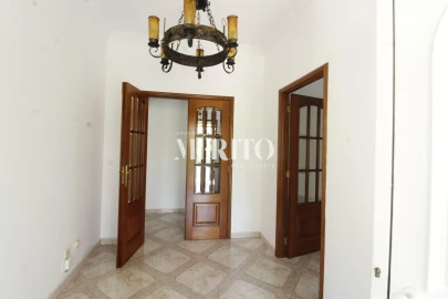 Moradia T3 para Venda em Infias