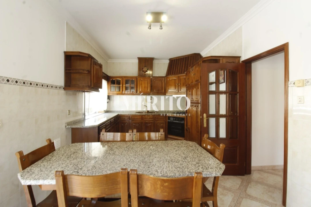 Moradia T3 para Venda em Infias Foto 5