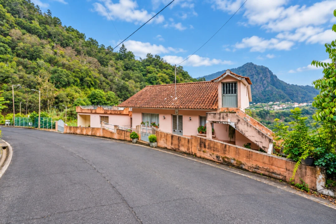 Moradia T3 para Venda em São Roque do Faial Foto 72