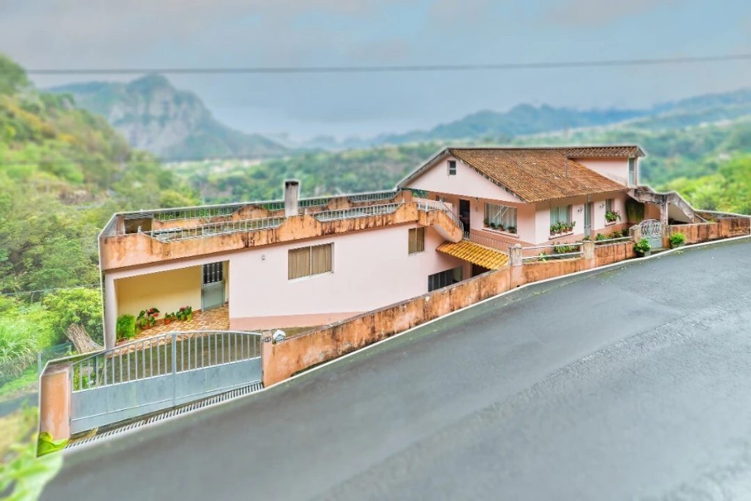 Moradia T3 para Venda em São Roque do Faial Foto 69