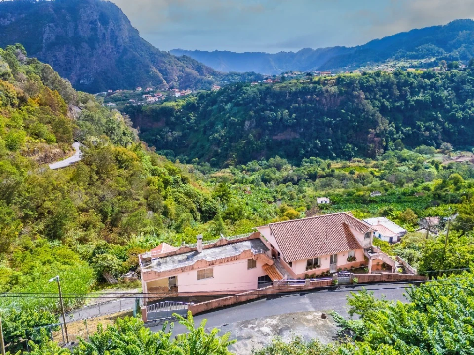 Moradia T3 para Venda em São Roque do Faial Foto 82