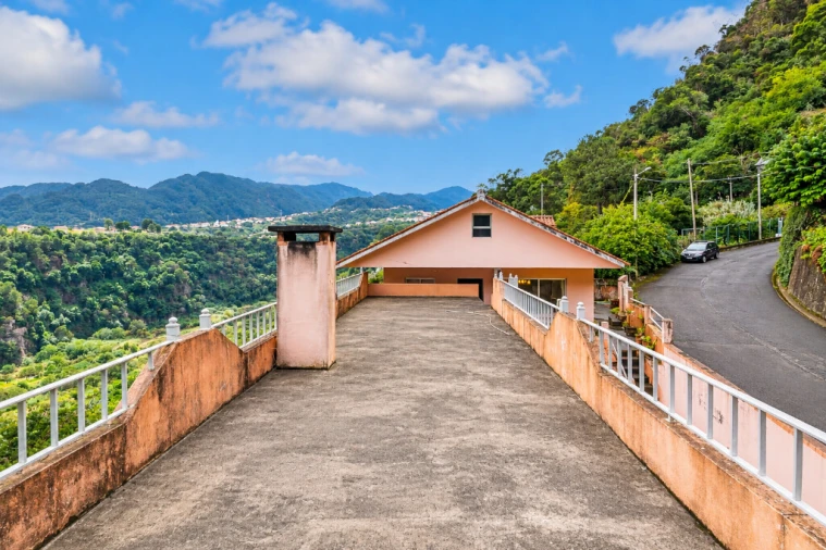 Moradia T3 para Venda em São Roque do Faial Foto 62