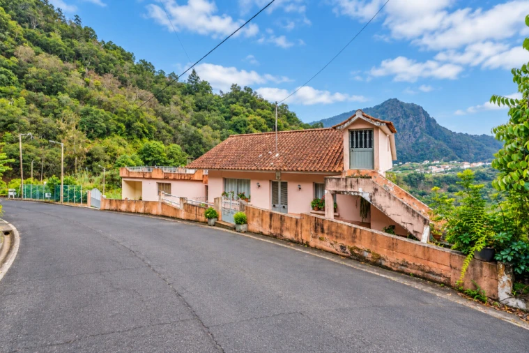 Moradia T3 para Venda em São Roque do Faial Foto 74