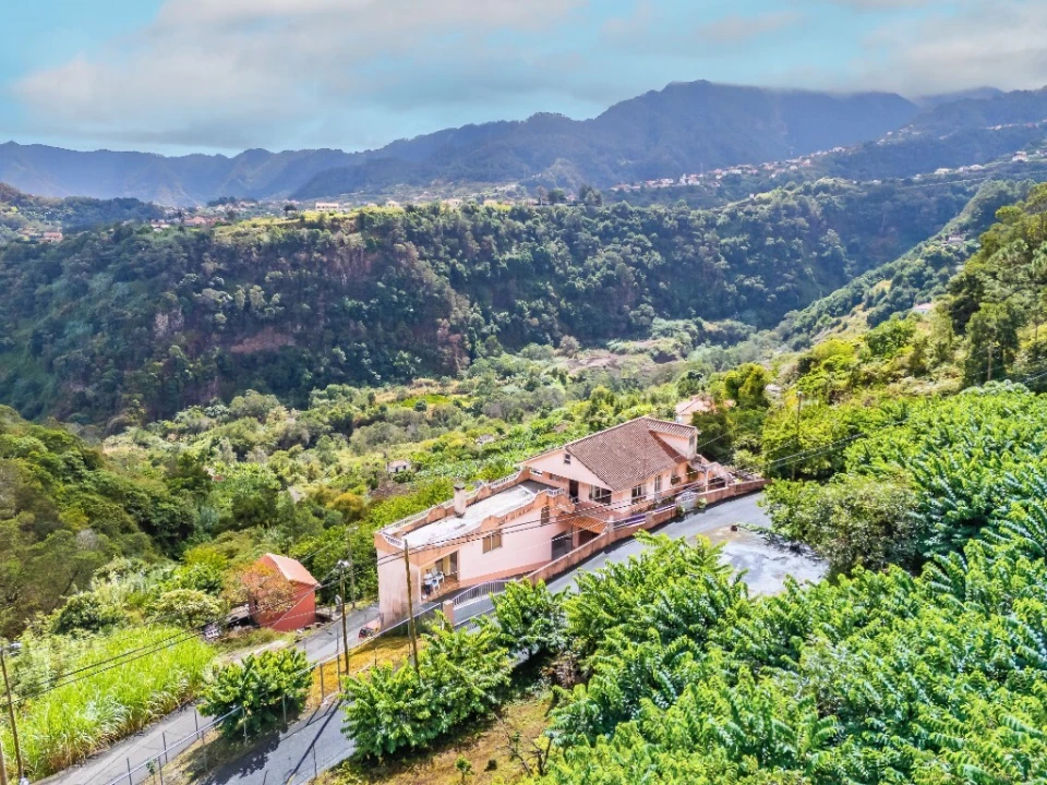 Moradia T3 para Venda em São Roque do Faial Foto 81