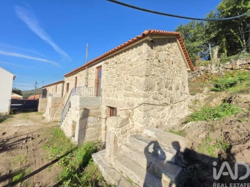 Moradia T2 para Venda em Loivo