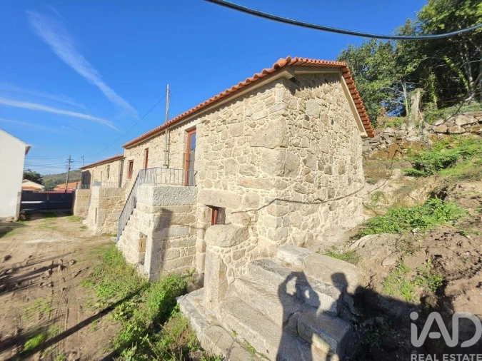 Moradia T2 para Venda em Loivo Foto 2