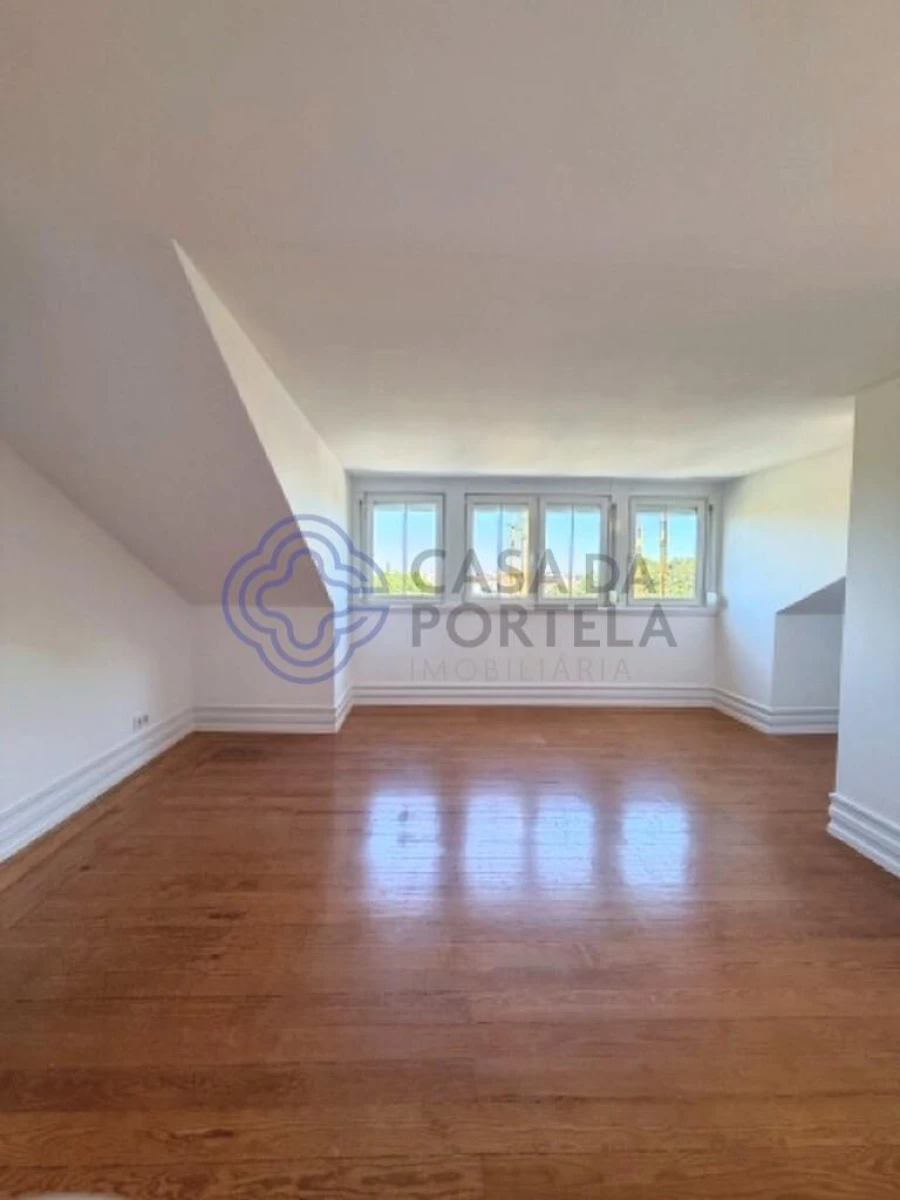 Apartamento T4 para Venda em Santo António Foto 14