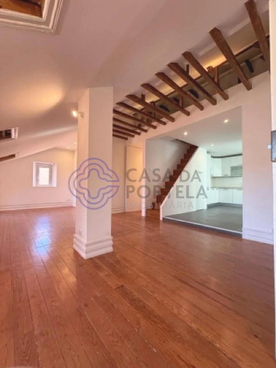 Apartamento T4 para Venda em Santo António Foto 3
