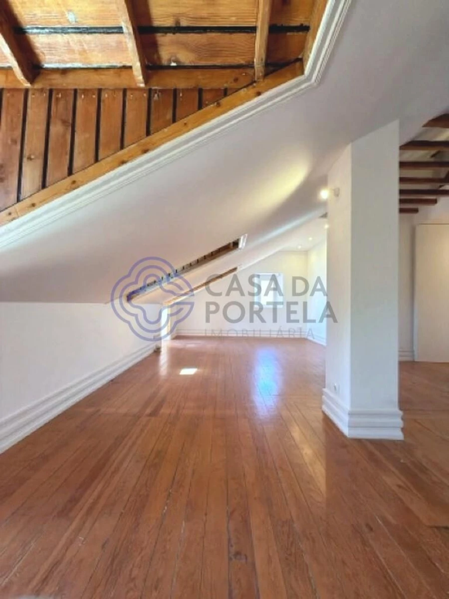 Apartamento T4 para Venda em Santo António Foto 2
