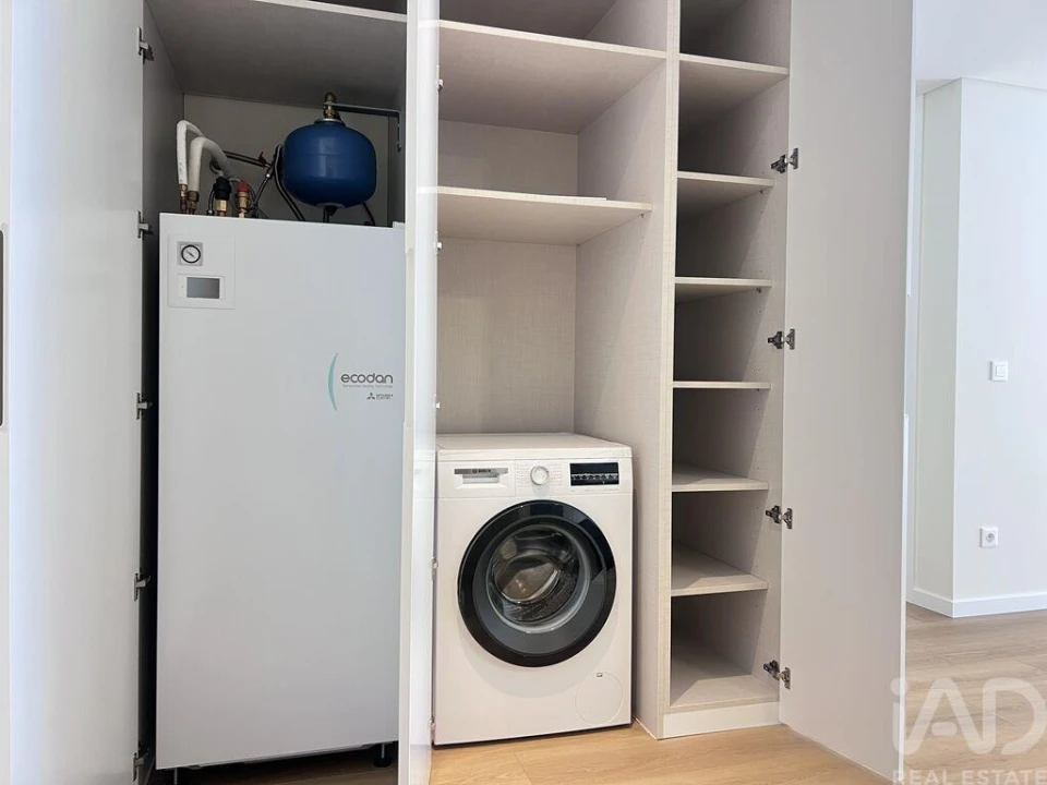 Apartamento T2 para Arrendamento em Santa Maria, São Pedro e Matacães Foto 17