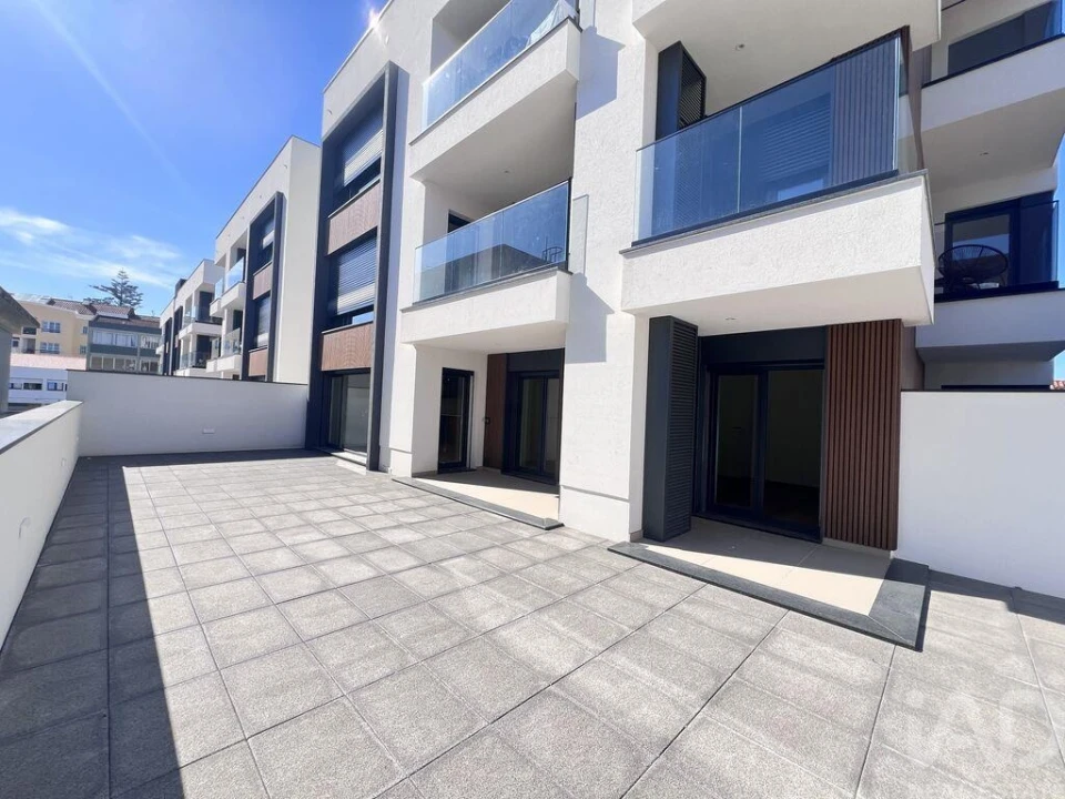 Apartamento T2 para Arrendamento em Santa Maria, São Pedro e Matacães Foto 1