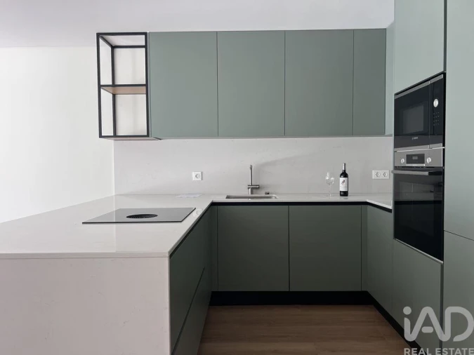Apartamento T2 para Arrendamento em Santa Maria, São Pedro e Matacães Foto 7