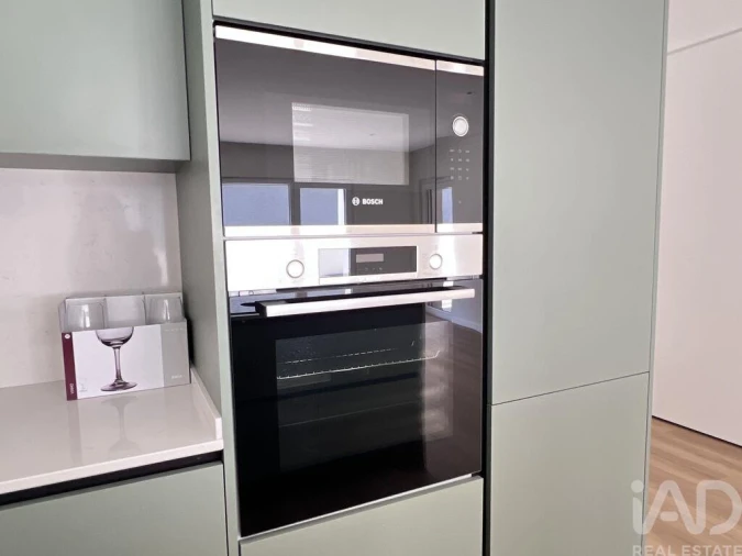 Apartamento T2 para Arrendamento em Santa Maria, São Pedro e Matacães Foto 10
