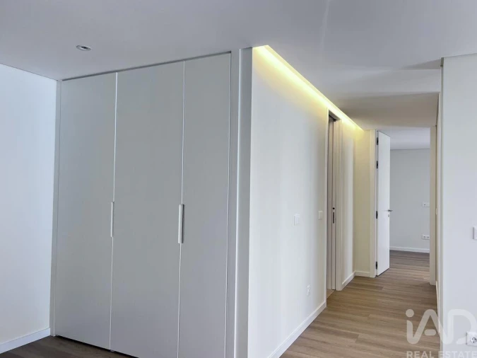Apartamento T2 para Arrendamento em Santa Maria, São Pedro e Matacães Foto 18