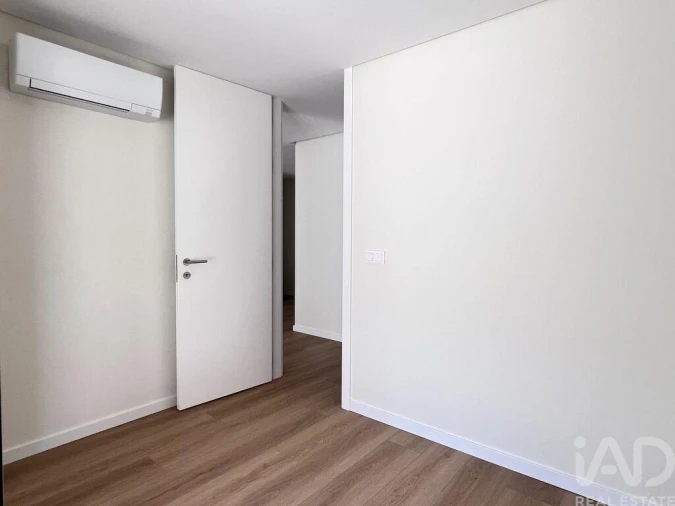 Apartamento T2 para Arrendamento em Santa Maria, São Pedro e Matacães Foto 27