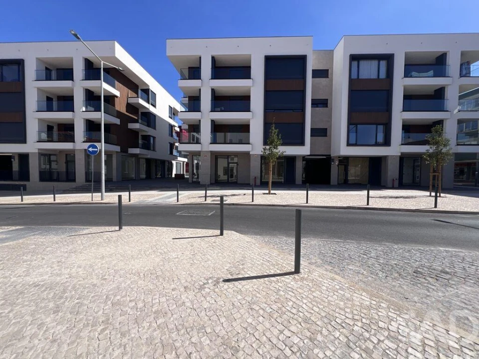 Apartamento T2 para Arrendamento em Santa Maria, São Pedro e Matacães Foto 26