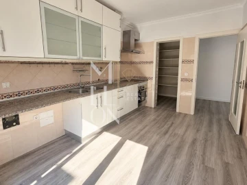 Apartamento T3 para Venda em Quinta do Conde