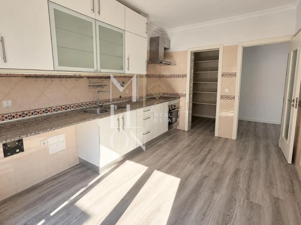 Apartamento T3 para Venda em Quinta do Conde Foto 12