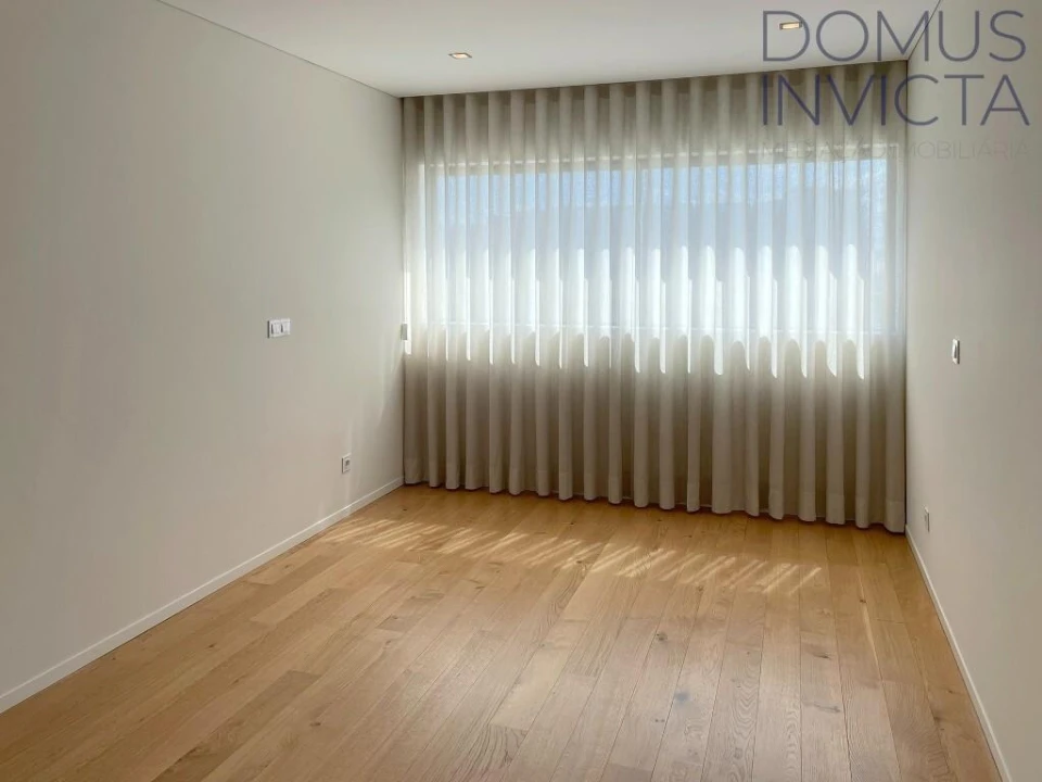 Apartamento T2 para Arrendamento em Bonfim Foto 5