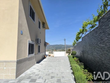 Moradia para Venda em Santa Maria Maior