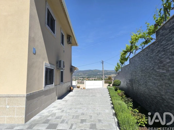 Moradia para Venda em Santa Maria Maior Foto 3