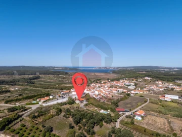 Moradia T4 para Venda em Santa Maria, São Pedro e Sobral da Lagoa