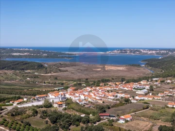 Moradia T4 para Venda em Santa Maria, São Pedro e Sobral da Lagoa