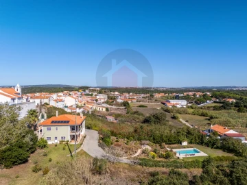 Moradia T4 para Venda em Santa Maria, São Pedro e Sobral da Lagoa