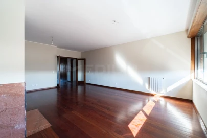 Apartamento T3 para Venda em Cidade da Maia