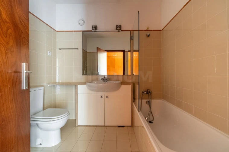 Apartamento T3 para Venda em Cidade da Maia Foto 11