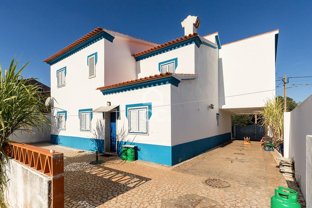 Moradia T4 para Venda em Rio de Moinhos Foto 4