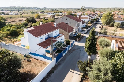 Moradia T4 para Venda em Rio de Moinhos