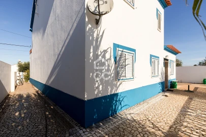 Moradia T4 para Venda em Rio de Moinhos