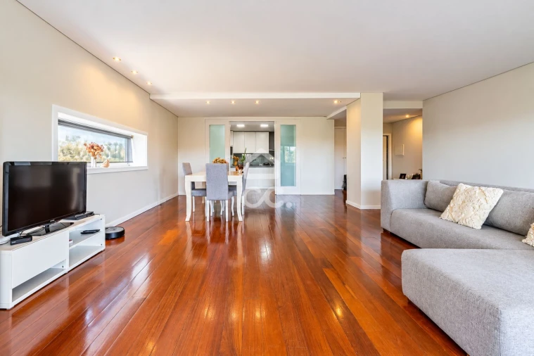 Apartamento T4 para Venda em Antas e Abade de Vermoim Foto 6