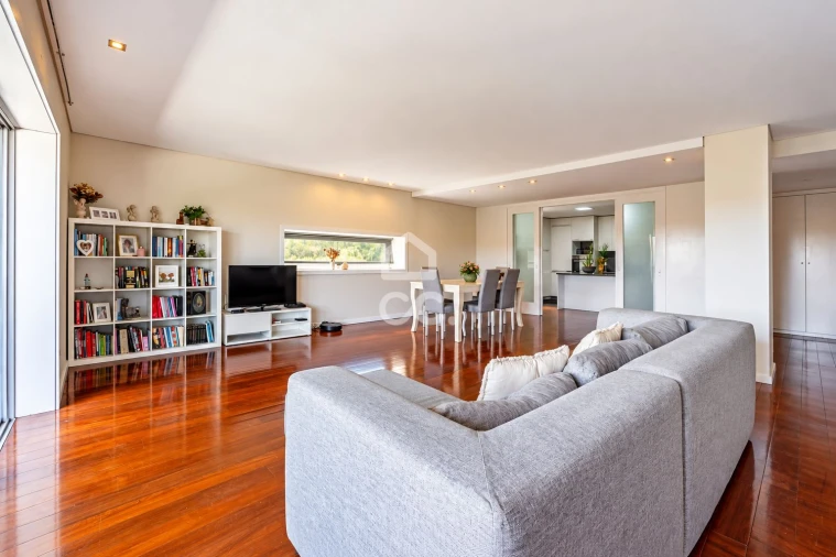 Apartamento T4 para Venda em Antas e Abade de Vermoim Foto 4