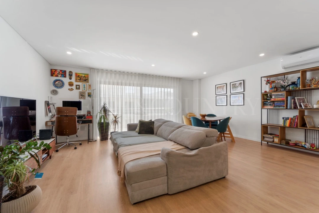 Apartamento T2 para Venda em Quarteira Foto 6