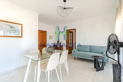 Apartamento T2 para Arrendamento em Estômbar e Parchal