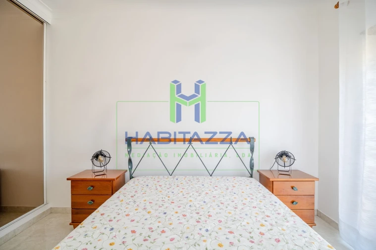 Apartamento T2 para Arrendamento em Estômbar e Parchal Foto 20