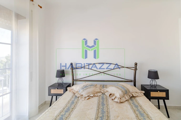 Apartamento T2 para Arrendamento em Estômbar e Parchal Foto 15