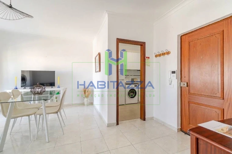Apartamento T2 para Arrendamento em Estômbar e Parchal Foto 7