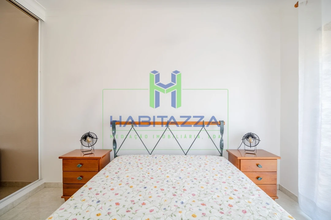 Apartamento T2 para Arrendamento em Estômbar e Parchal Foto 20