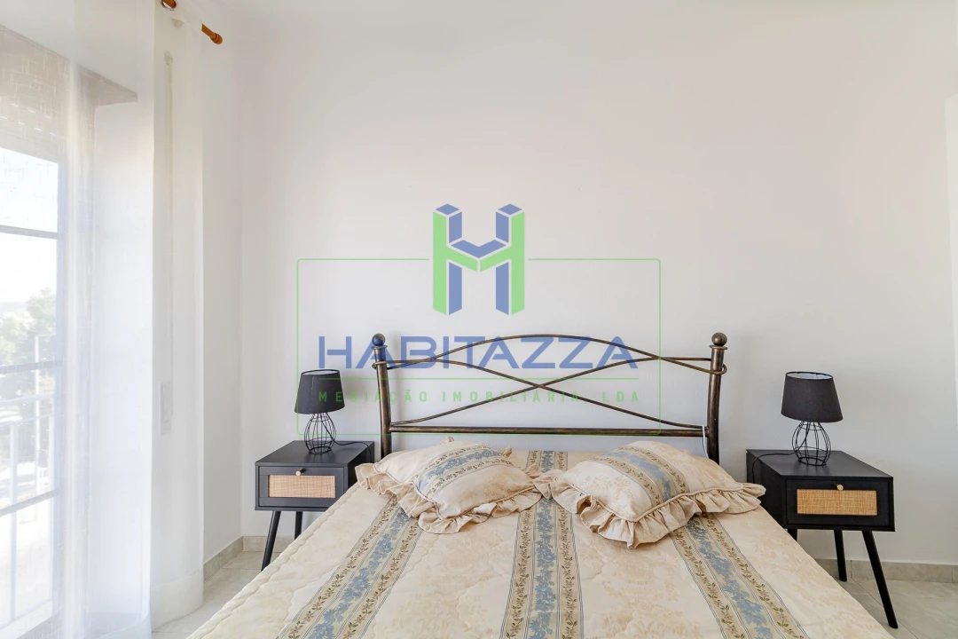 Apartamento T2 para Arrendamento em Estômbar e Parchal Foto 15