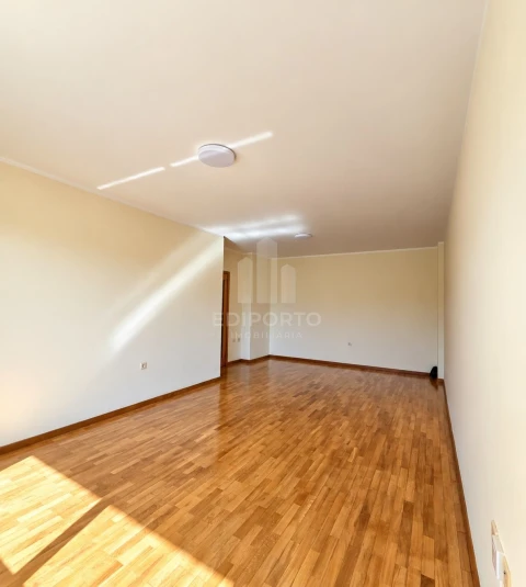 Apartamento T2 para Venda em Custoias