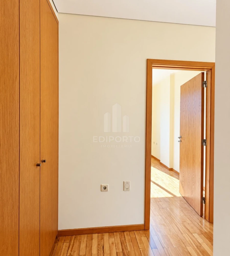 Apartamento T2 para Venda em Custoias Foto 9