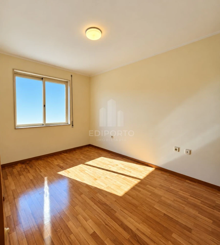 Apartamento T2 para Venda em Custoias Foto 11